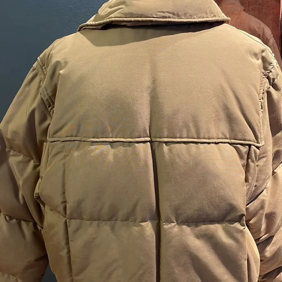 The Company Store muted gold hidden zipper toggle closure puffer coat. Large. - Picture 9 of 11